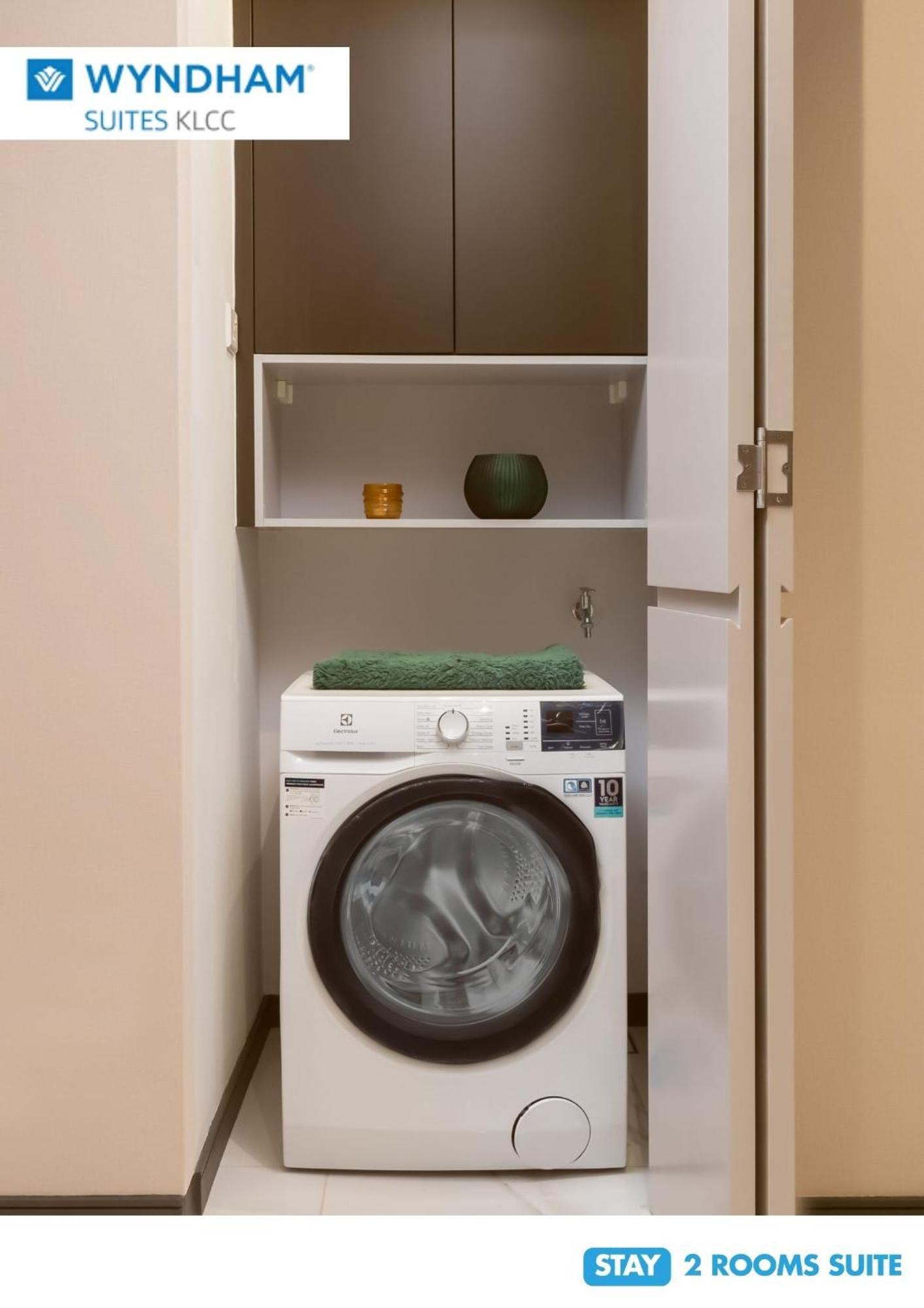 Wyndham Suites Klcc Kuala Lumpur Oda fotoğraf A washing machine