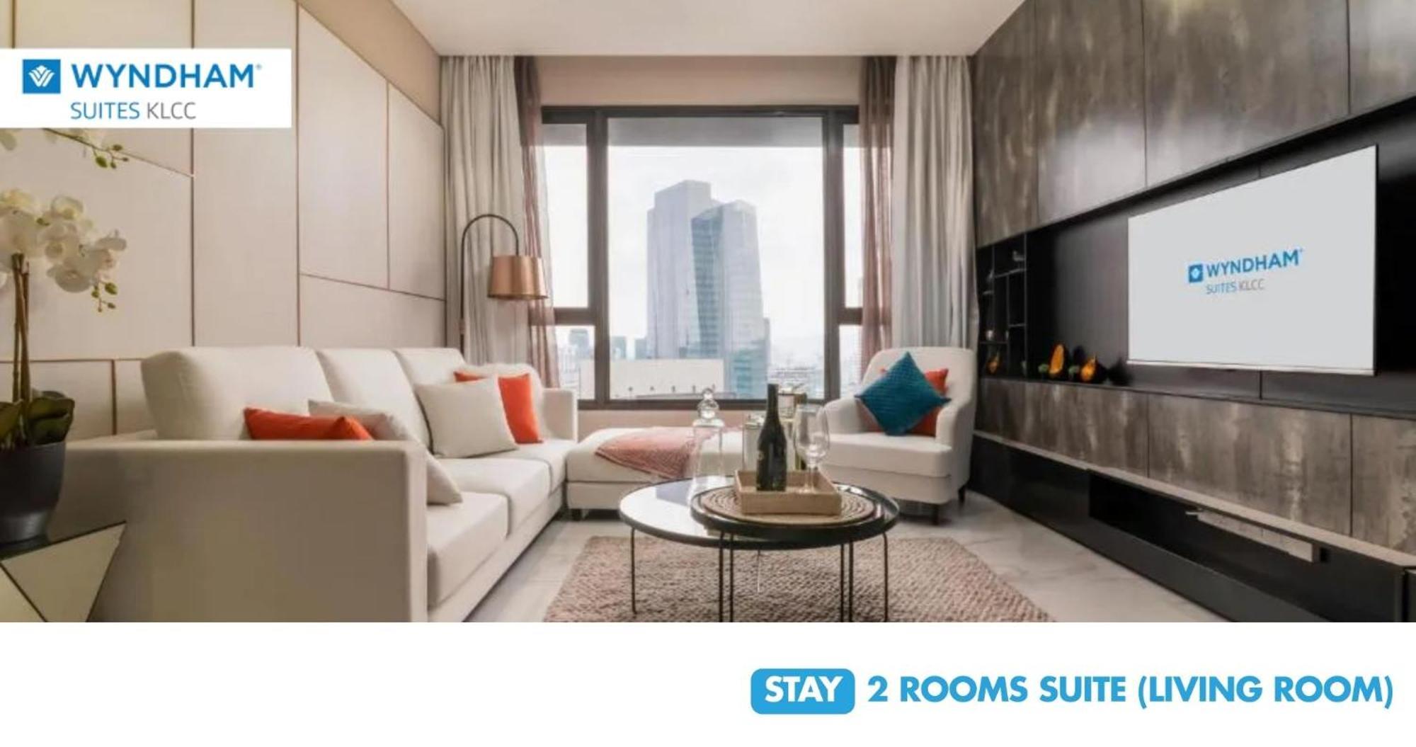Wyndham Suites Klcc Kuala Lumpur Dış mekan fotoğraf 2 Rooms Suite Living Room